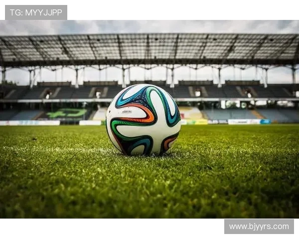 足球激荡时代潮流全面描绘绿茵竞技荣耀崛起奋进未来新篇章宏丽图