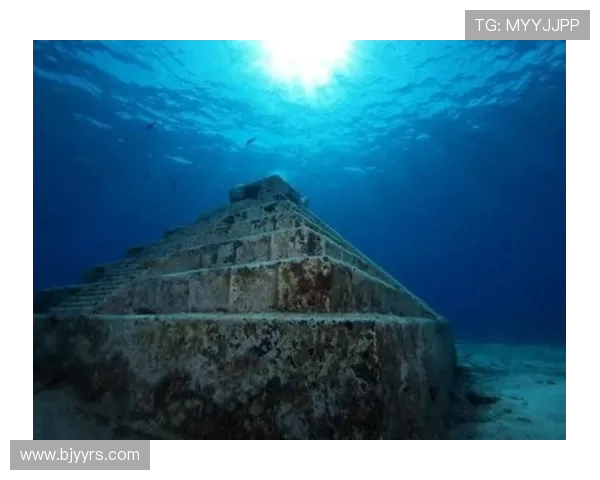 跳水运动的力量与美感探索人类在水中飞翔的极致瞬间