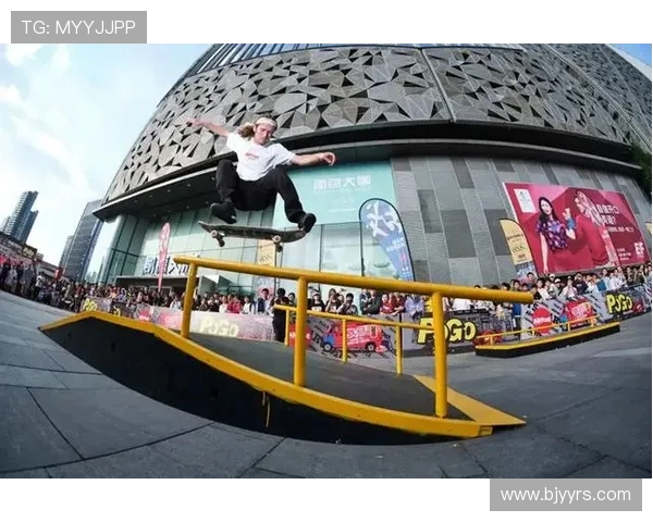 上海滑板队创纪录表现引领滑板意识新潮流与发展趋势