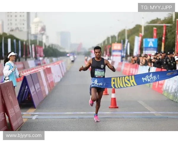 城市马拉松积分榜更新上海攀岩队以63分领先其他队伍争夺冠军