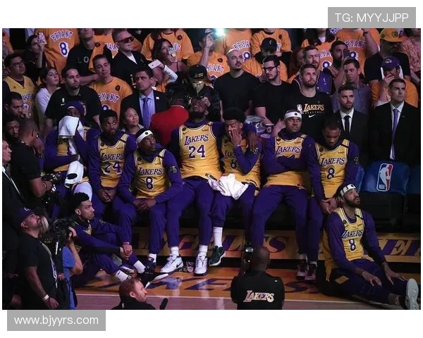 洛杉矶湖人新赛季阵容深度全面升级冲击总冠军目标引发球迷热烈讨论