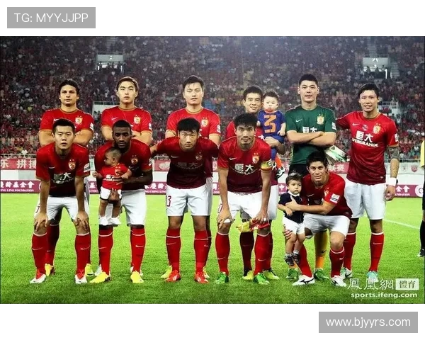 2012年广州恒大与巴塞罗那巅峰对决回顾:中西足球的精彩碰撞与启示 2012年广州恒大与巴塞罗那巅峰对决回顾:中西足球的精彩碰撞与启示